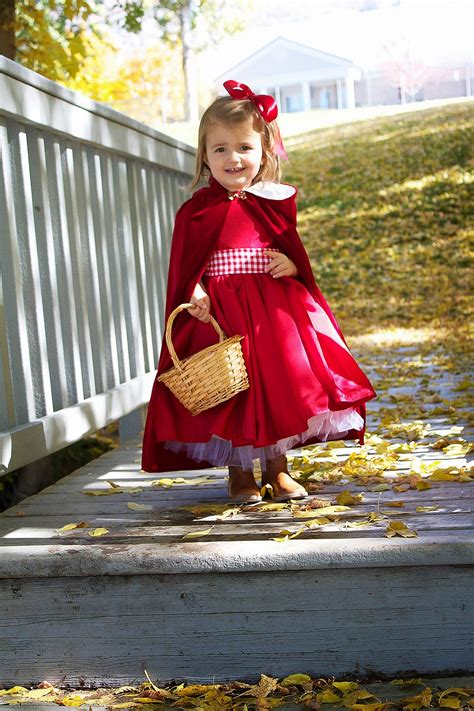 You'd think she'd wear something more low key than a bright red cape. do it yourself divas: DIY: Little Red Riding Hood Costume/Cloak 2T-4T