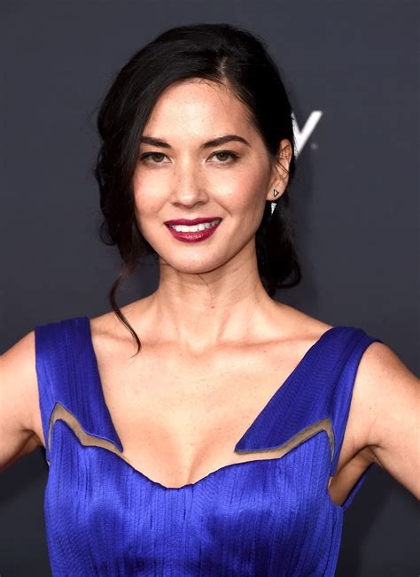 Olivia Munn Wearing A Low Cut Blue Dress At The 4th Annual Nfl Honors