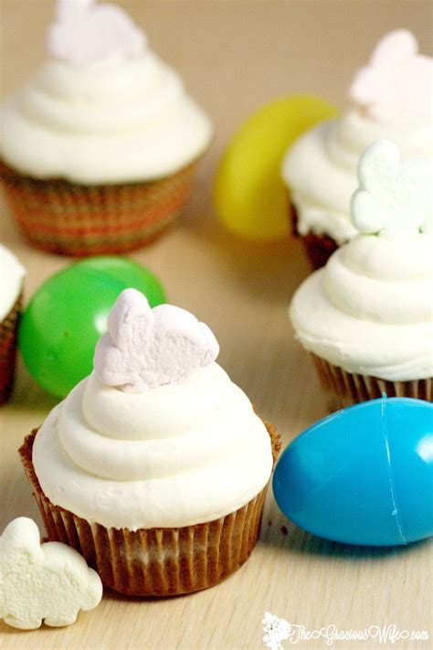 Reviewed by millions of home cooks. Marshmallow Frosting | Marshmallow frosting recipes ...
