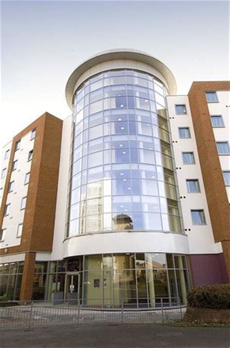 Premier inn reading central is the ideal place for business or leisure and has bedrooms catering for. Premier Inn Reading Central Hotel - Reviews, Photos ...