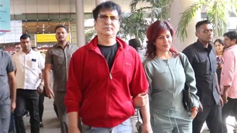 Sajid Nadiadwala With Wife Wardha Khan Spotted At Mumbai Airport Shudh Manoranjan Youtube