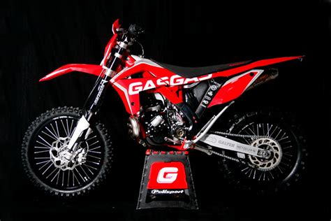 Do you smell gas when you're on or near your bike? DIrt Bike Magazine | GAS GAS SHOWS 2017 MODELS