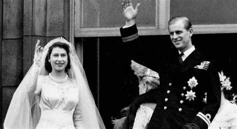 La minoría de edad de isabel ii es el período de la historia de españa durante el cual isabel ii, a la muerte de su padre fernando vii, reinó bajo la institución de la regencia de su madre primero, maría cristina de borbón y del general baldomero espartero después. Felipe de Edimburgo, 70 años acompañando a la Reina de ...