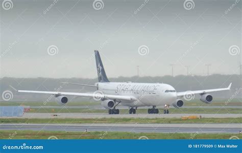 Lufthansa Airbus A340 300 In Star Alliance Livery Editorial Stock Image