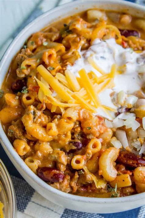 Wondering what goes with mac and cheese? Chili Mac and Cheese Recipe (30 Minute Dinner) - The Food ...