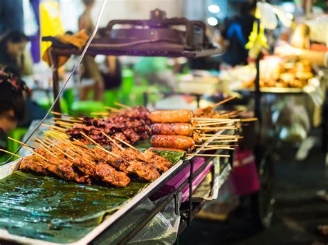 4 Must Try Thai Street Food Dishes The Giant Of Siam