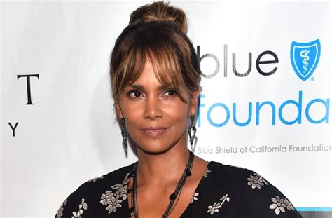 Halle Berry Has The Best Reaction To Prince Harrys Photo Of Her From