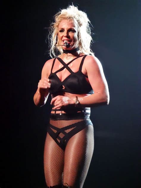 Britney Spears Performs In Las Vegas Hawtcelebs