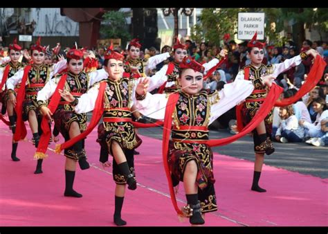 Tari Remo Sejarah Makna Nilai Beserta Gambar Dan Penjelasan