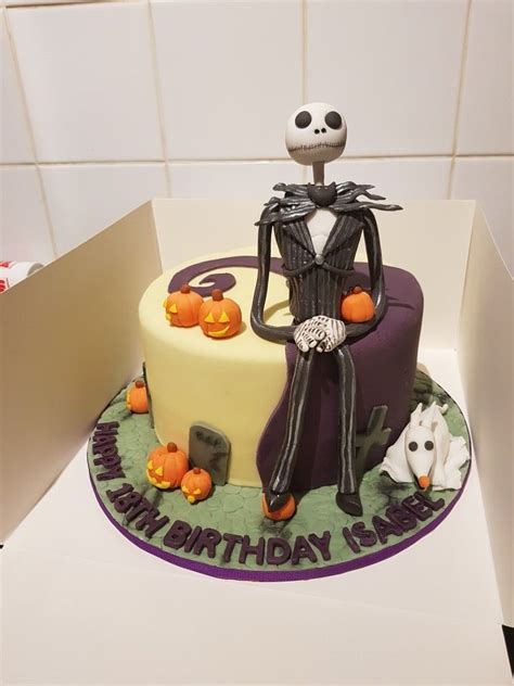 Nightmare before christmas cake ideas on the net, are found when you google the wedding cake set. Nightmare before Christmas birthday cake (With images ...