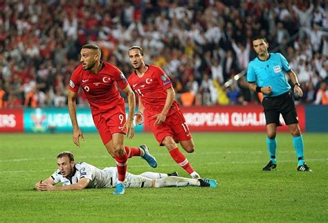 Türkiye gruplardan nasıl çıkar sorusundan önce milli takım bu akşam kazanmak zorunda. Türkiye, EURO 2020'ye nasıl gider? Gruptan nasıl çıkar ...
