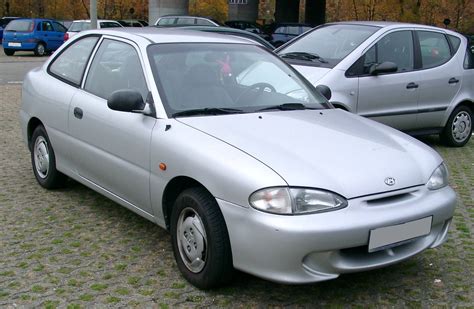2000 hyundai accent, gl лот: 2001 Hyundai Accent GL - Sedan 1.6L auto