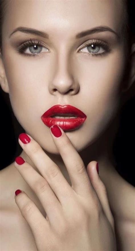 Stunning Eyes Most Beautiful Faces Beautiful Lips Gorgeous Women Red Lipstick Makeup Blonde