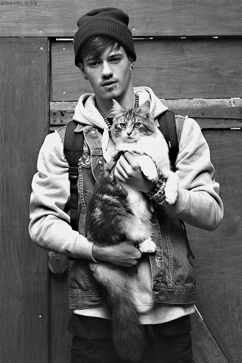 Guys With Cats On Tumblr Men With Cats Cat People Crazy Cats