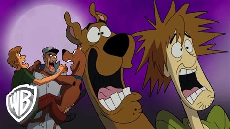Ale w tym roku ten słodki dzień ma posmak goryczy. Scooby-Doo! | Super Scares Halloween Mash-Up - YouTube