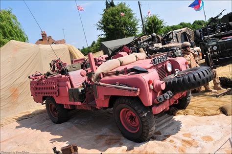 Wartime In The Vale 2010 Land Rover Series 2 Sas Pink P Flickr