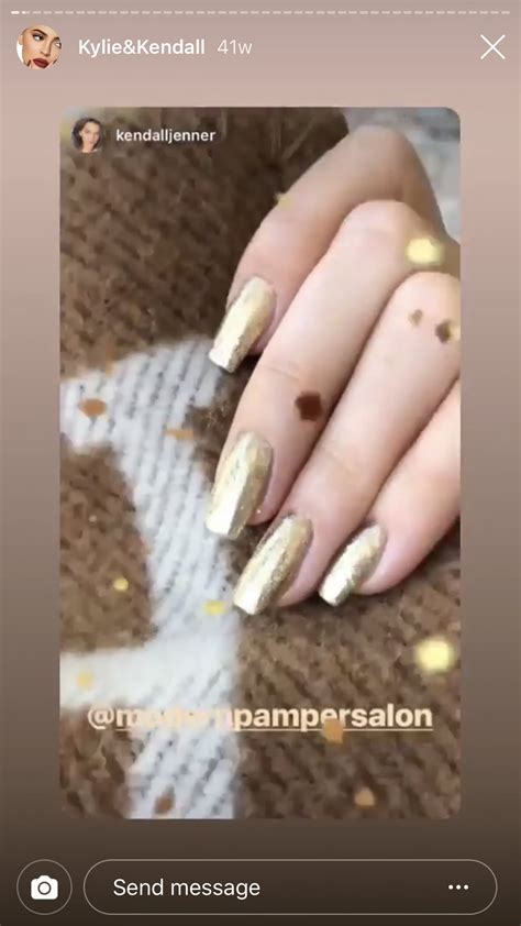 Kendall Jenner S Flower Manicure Popsugar Beauty
