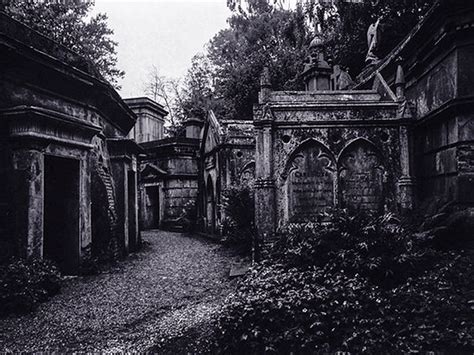 10 Very Haunted Places In London You Can Actually Visit