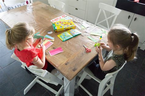 ses knutselen met papierstroken aukjeswereld