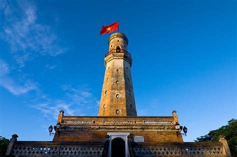 'tấn trường như oliver kahn ở việt nam'. Di tích Cột cờ Thành Nam - Du lịch Tafi Tour