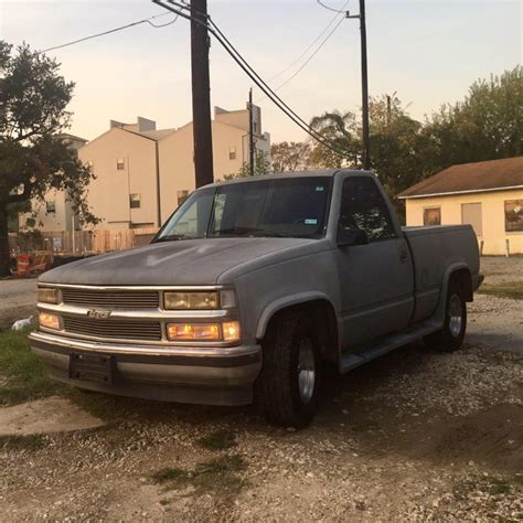Follow @troka.tumbada for more❤️ #droppedtrucks #droppedtruckcartel #droppedtrucktexas #suelomob mi casa y mis trokas tumbadas #takuacheliferp showcase. Hay niveles 🚨🚥 ️ - Las trokas no ban al cielo. Ban al suelo