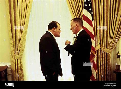 Nixon biografía USA 1995 Director Oliver Stone los actores