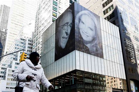Real Estate Mogul Plasters Photo Of New Wife On Nyc Building