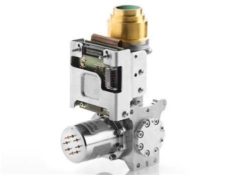 Your microphone detects your voice or instrument, and then converts that sound into an electrical signal. Sofradir's Daphnis 10-micron pitch HD format IR detector ...