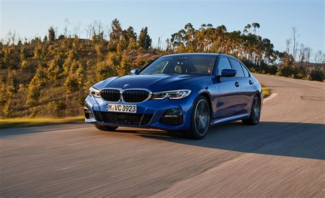 The 3 series sedan is a 5 seater hatchback and has a length of 4624 mm the width of 1811 mm, and a wheelbase of 2810 mm. The 2019 BMW 3-series - Once Again a Sports Sedan