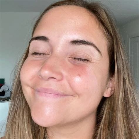Jacqueline Jossa Shows The Reality Of Motherhood With Make Up Free Selfie Mirror Online