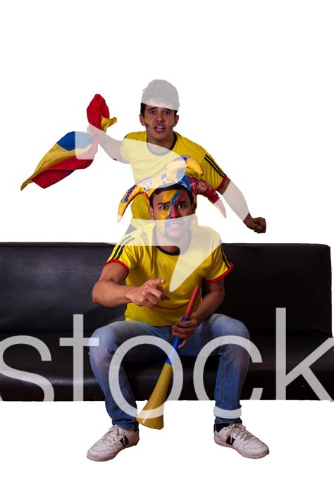 Además, el director técnico del combinado cafetero tiene como gran objetivo analizar nuevos jugadores que le permitan un futuro recambio. Hinchas a la expectativa del partido de colombia ...