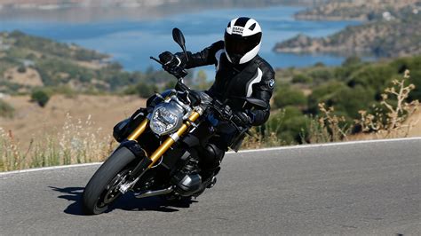 On the new bmw s 1000 rr they ride against strong competition. 2015 BMW R1200R Review