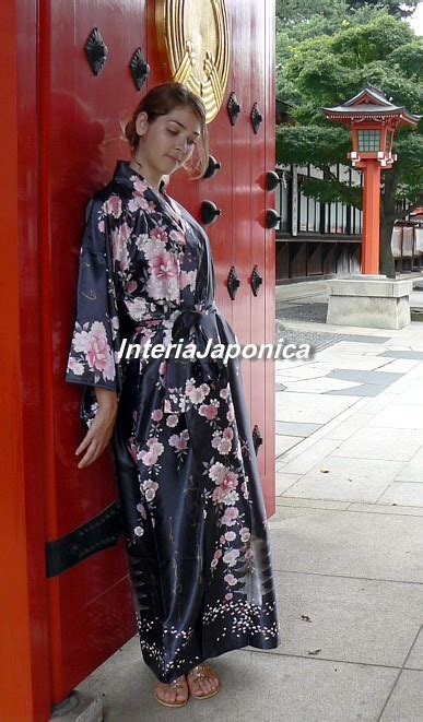 Японские Кимоно Японское женское кимоно Сакура из зиск шелка Женская