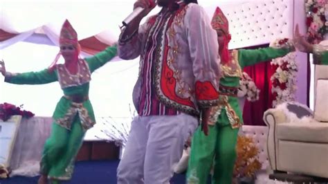 Selain itu, orang bajau juga sering merujuk tarian igal dengan kata panggilan lain iaitu 'pangalay' atau 'mangalay'. Tarian Igal Igal (Lagu Lampa Lampa Pisang) - YouTube