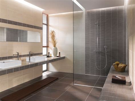 Barrierefreie Bäder/Duschen | Badezimmer fliesen, Dekoration badezimmer, Badezimmer braun