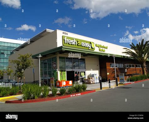 Fresh And Easy Market Hi Res Stock Photography And Images Alamy