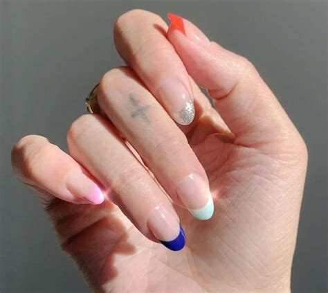 Las mándalas son diseños impresionantes y hermosos , recientemente se han empezado a utilizar mas en tatuajes y ahora en nuestras uñas. Decoración de uñas 2021 | Café Versátil