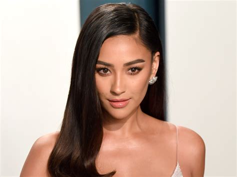 Shay Mitchell Rocks A Daring Lbd For Revolve Event Photos Sheknows