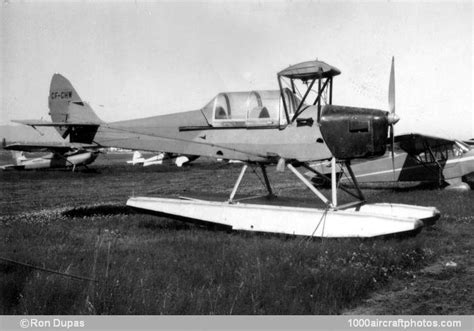 De Havilland D H 82C Tiger Moth