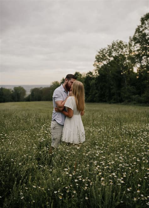 Wild Flower Field Couples Shoot In Geneseo Ny Brooke Nick In 2021 Summer Engagement