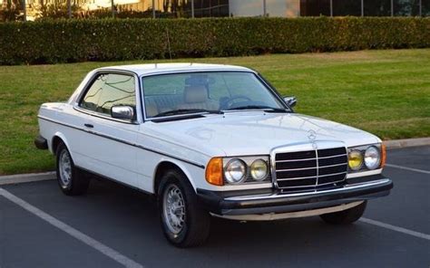 Old school#w123mercedesbenz #w123mercedes230 #w123love #w123c #carlifestyle #mercedes #mercedesbenz #mercedesg #mercedes_amg… Diesel Coupe: 1984 Mercedes-Benz 300CD
