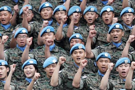 Every korean male citizen has a duty of military service as prescribed by the military service act. Estos son las celebridas masculinas que están extentos del ...