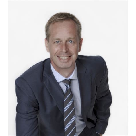 Ein systematisches datenqualitätsmanagement trägt dauerhaft dazu bei, eine hohe datenqualität zu erhalten. Gernot Knafl - Bereichsleiter Credit Services ...