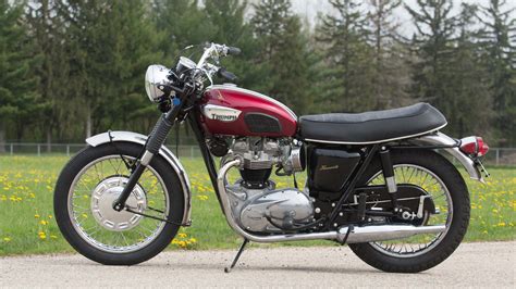 1968 triumph bonneville t120 650cc hardtail rungolla ja springer satulalla. 1968 Triumph Bonneville 650 CC, 4-Speed | Lot T45 ...