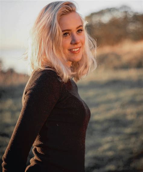 Josefine frida pettersen is an actress from sigdal, norway. Josefine Frida Pettersen | Skam style, Noora sætre, Noora ...