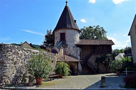 Jetzt die passende wohnung finden! Zell am Harmersbach, Hirschturm (Ortenaukreis) BW DE