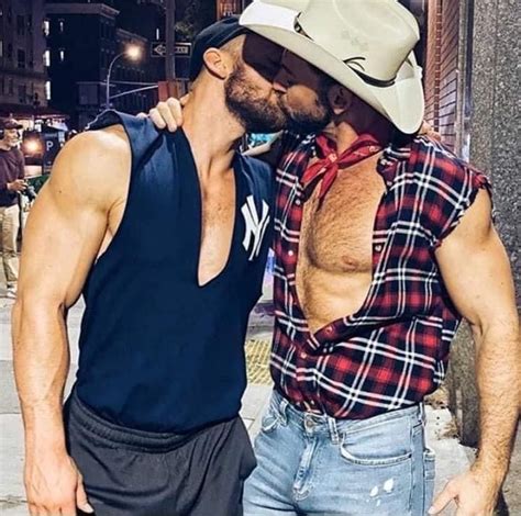 Pin On Men Kissing