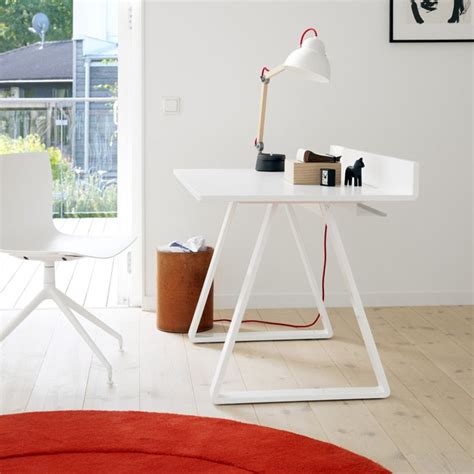20 Perfect Desks For Small Spaces