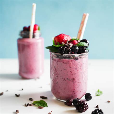 Mixed Berry Smoothie Leah Itsines