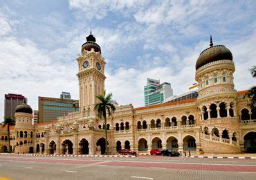 Untuk menghindari terulangnya sejarah peristiwa 13 mei 1969, pemerintah memberlakukan uu darurat dan membekukan parlemen yang pada 1971 baru terbentuk kembali. Latar Belakang Bangunan Bersejarah Di Malaysia | Bangunan ...